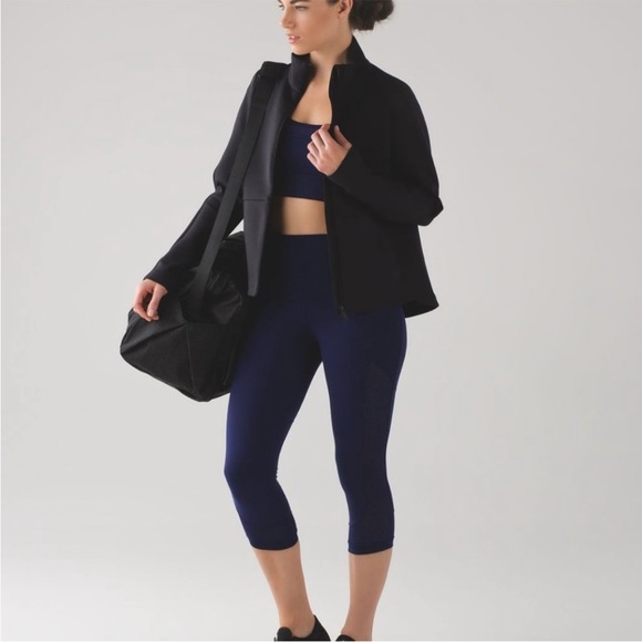 Lululemon Fit Physique Crop Hero Blue 6 19” inseam - Picture 1 of 8